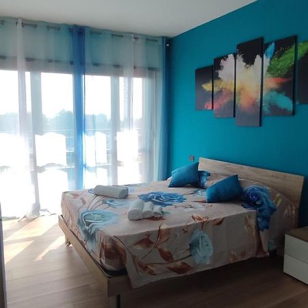 Love Home Apartament Near The Airport Ф'юмічіно Екстер'єр фото