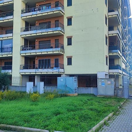 Love Home Apartament Near The Airport Ф'юмічіно Екстер'єр фото