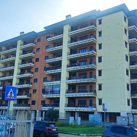 Love Home Apartament Near The Airport Ф'юмічіно Екстер'єр фото