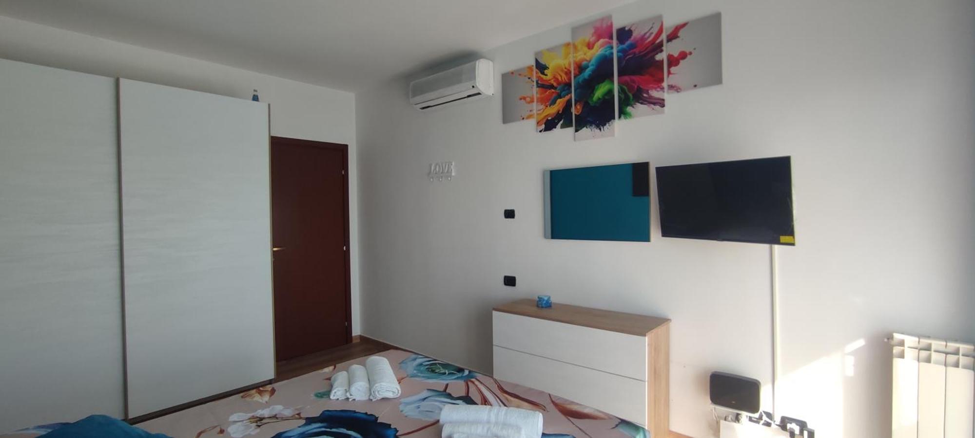 Love Home Apartament Near The Airport Ф'юмічіно Екстер'єр фото