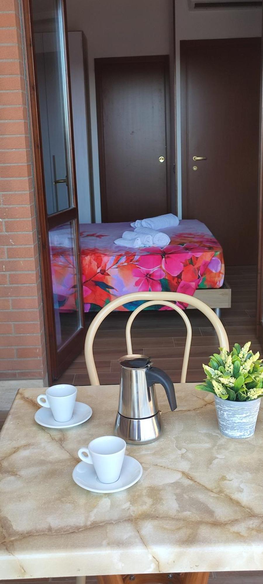 Love Home Apartament Near The Airport Ф'юмічіно Екстер'єр фото